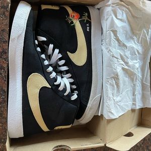 Nike Blazer Mid '77 'Pomegranate Mens size 9